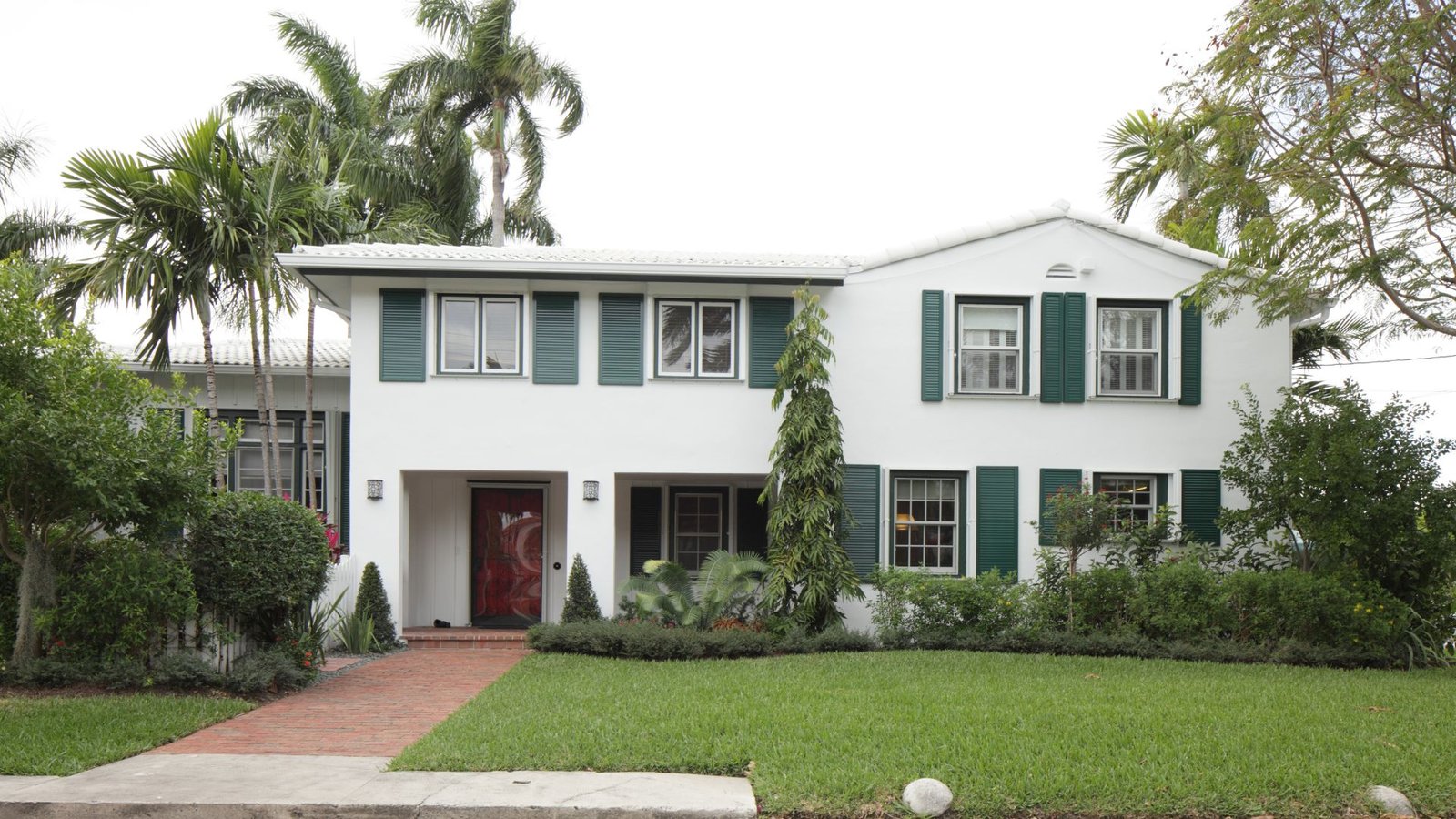 Vista frontal de una casa en venta en Florida - Propiedades en Venta por LUZ ANGELA AGREDO - Agente Inmobiliaria en Florida
